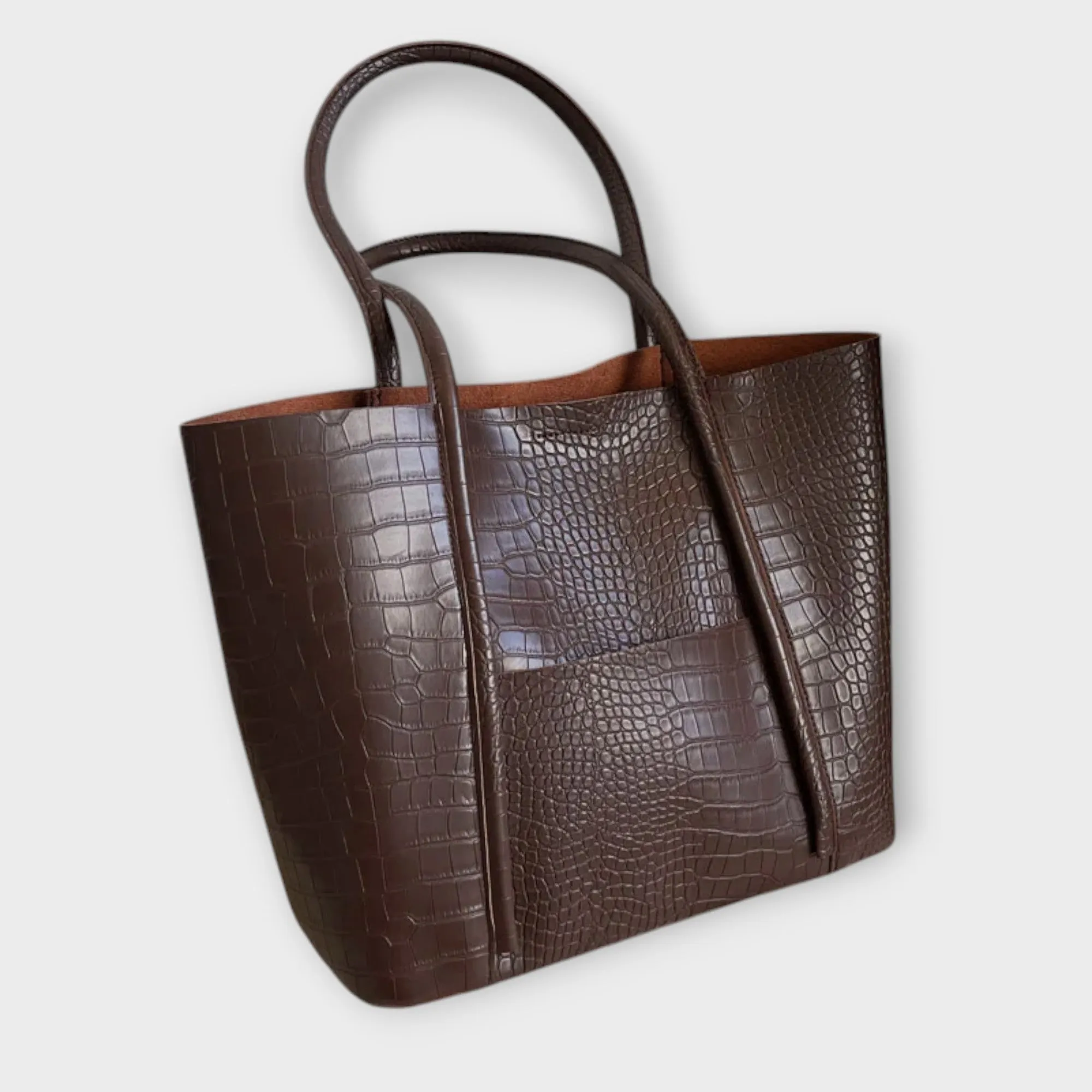 Retro-Inspired Shoulder Bag