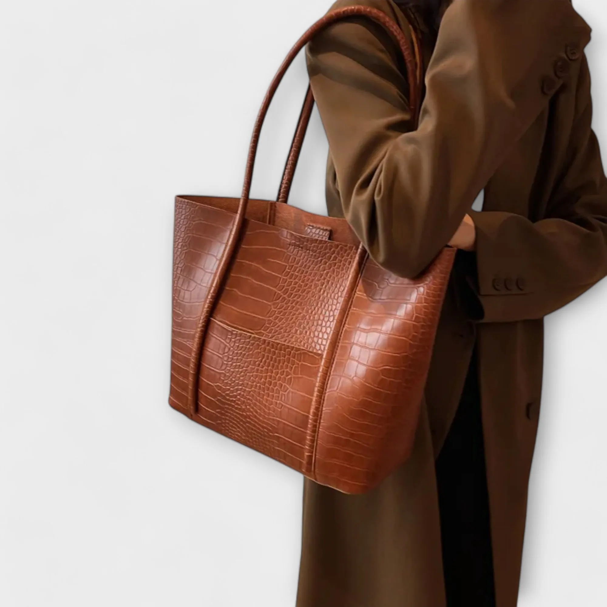 Retro-Inspired Shoulder Bag